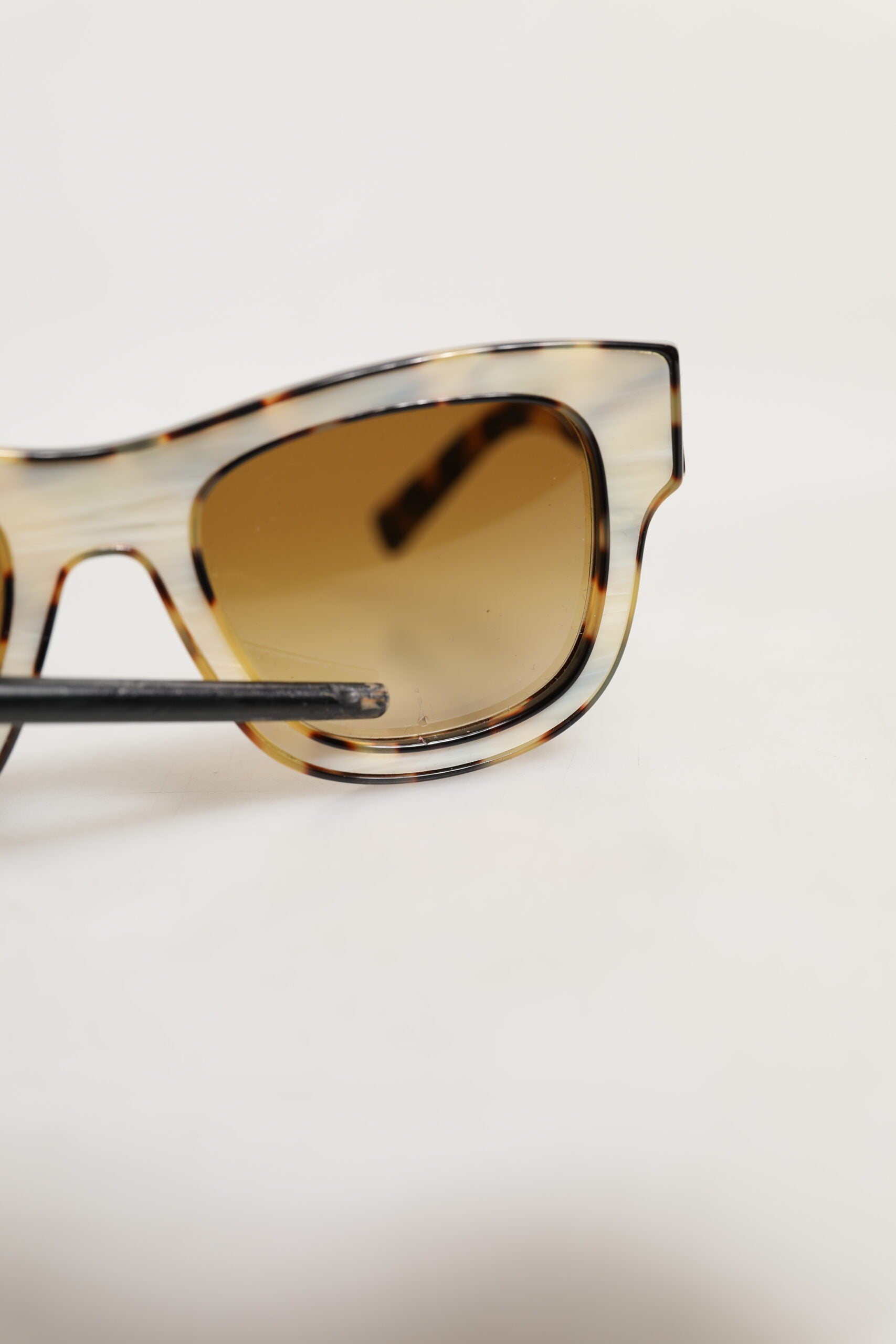 Dolce & Gabbana DG4379F Weißes Schildpatt Gradient Acetat Shades Sonnenbrille