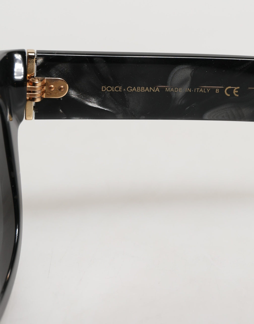 Dolce & Gabbana DG4379F Pearl White Acetat Frame Shades Sonnenbrille