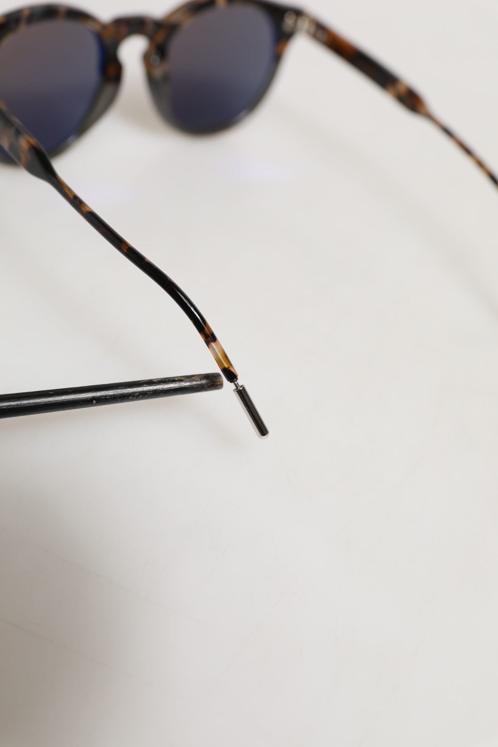 Dolce & Gabbana DG4334B Braunes Schildpatt Rundes Gestell Shades Sonnenbrillen