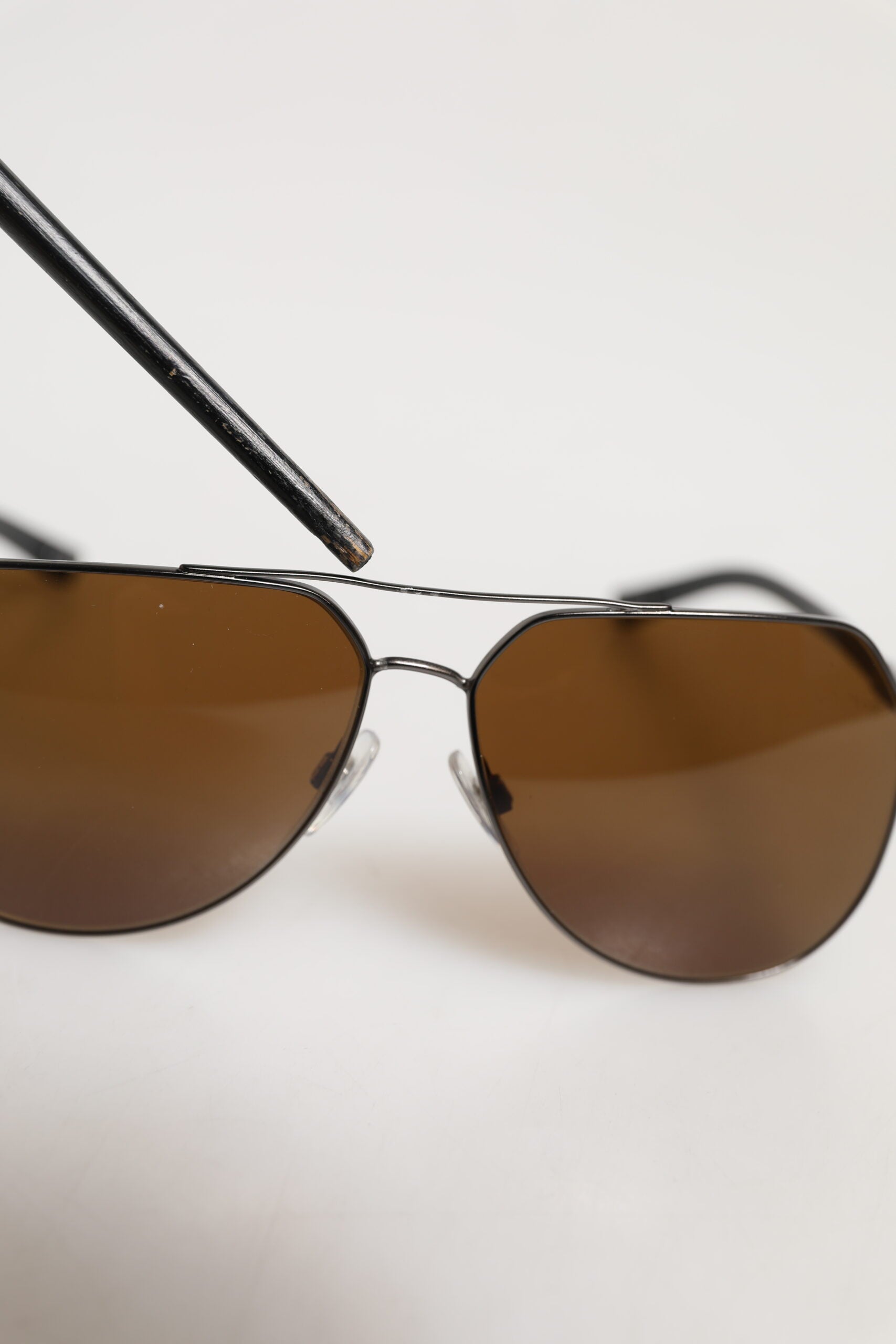 Dolce & Gabbana Schwarzer Stahlrahmen Basalto Collection Shades Sonnenbrillen