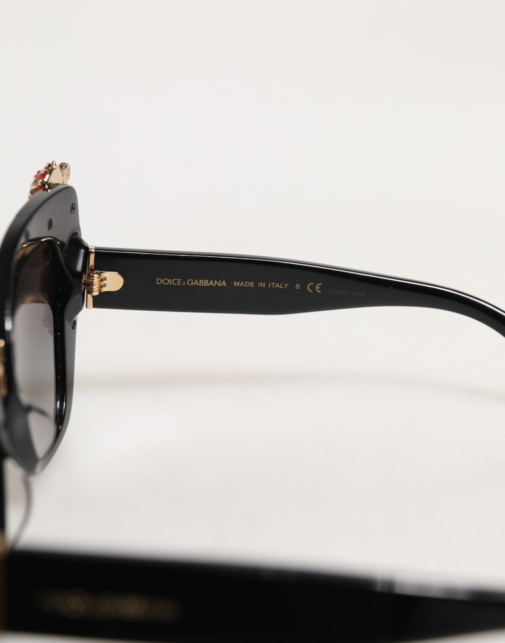 Dolce & Gabbana DG4319F Rote Schmetterlings-Sonnenbrille mit Kristall und heiligem Herzen