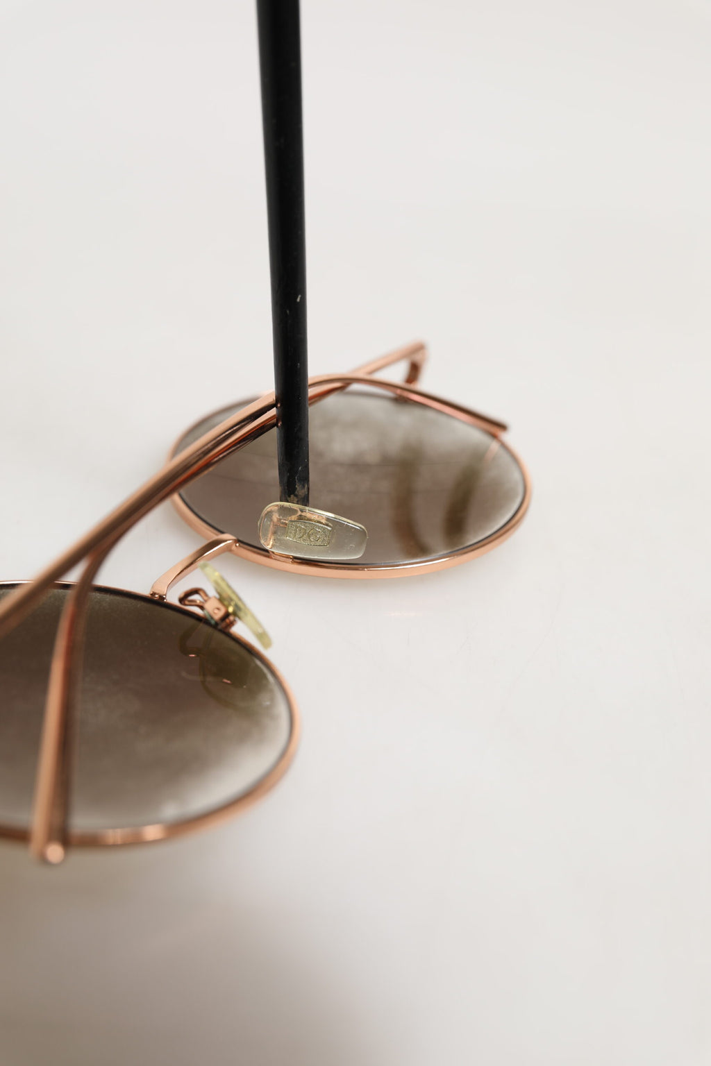 Dolce & Gabbana DG2215K Goldene Metall-Sonnenbrille mit runden Gläsern