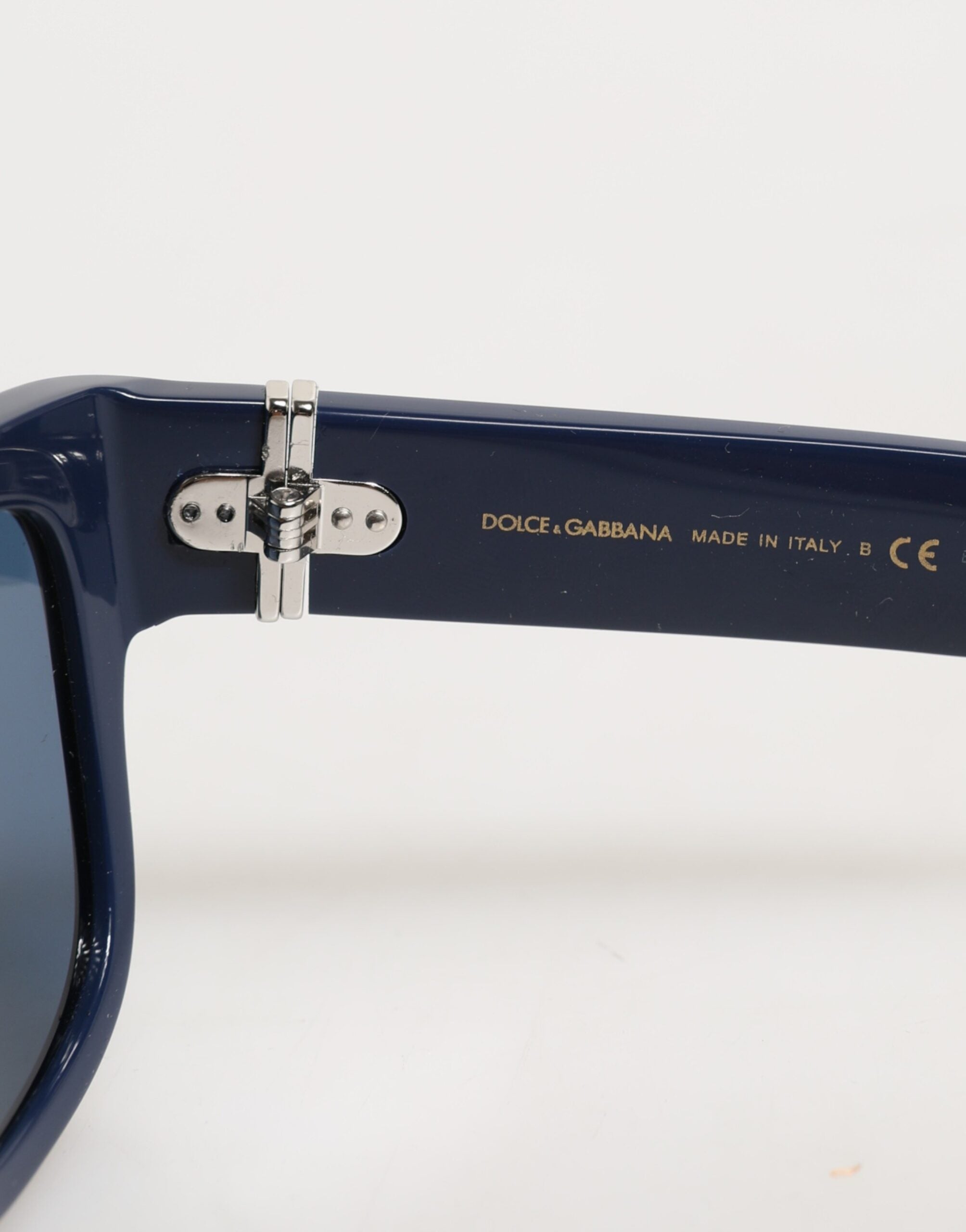 Dolce & Gabbana Sonnenbrille mit Blauem Acetat-Rahmen und Polarisierten Gläsern