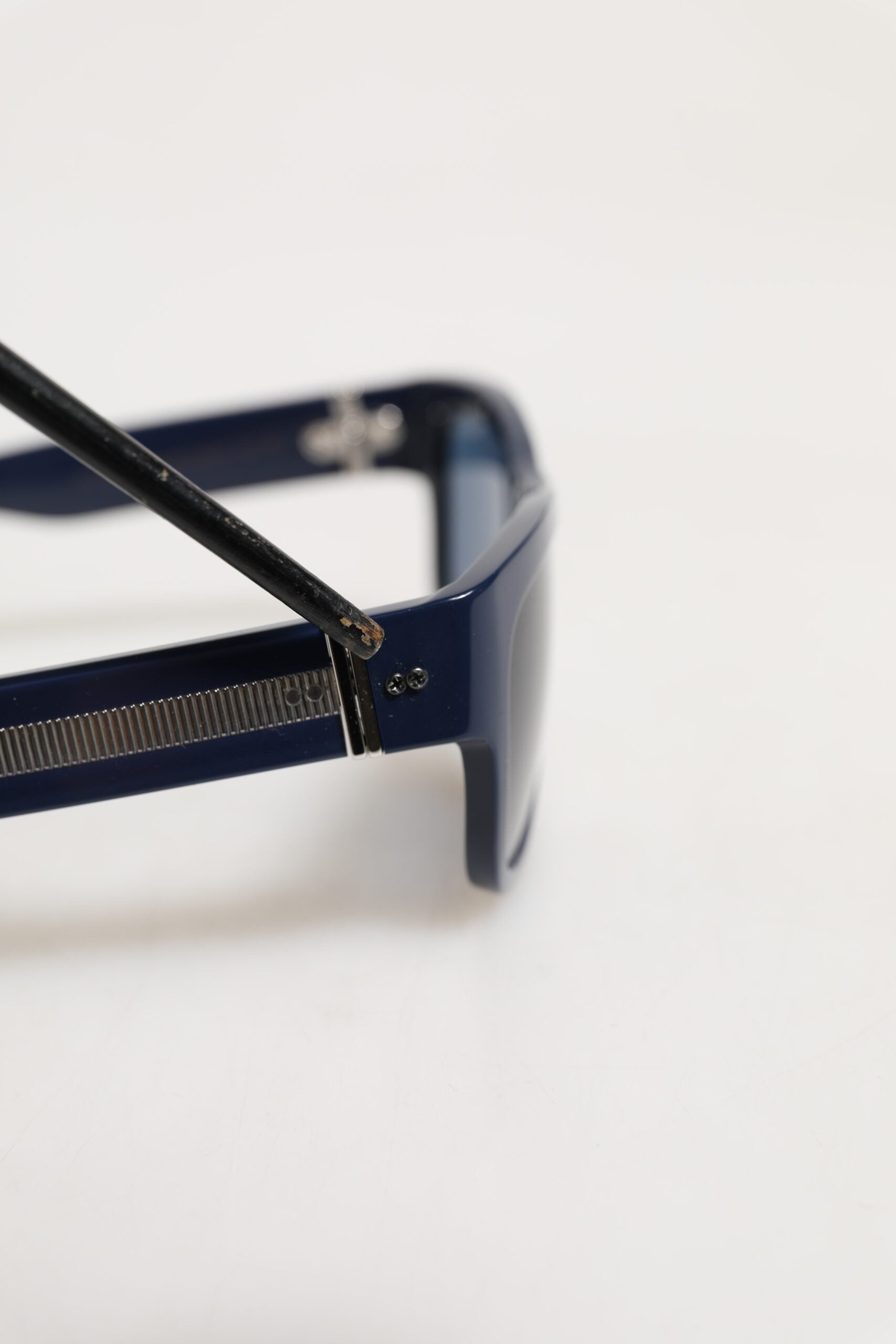 Dolce & Gabbana Sonnenbrille mit Blauem Acetat-Rahmen und Polarisierten Gläsern