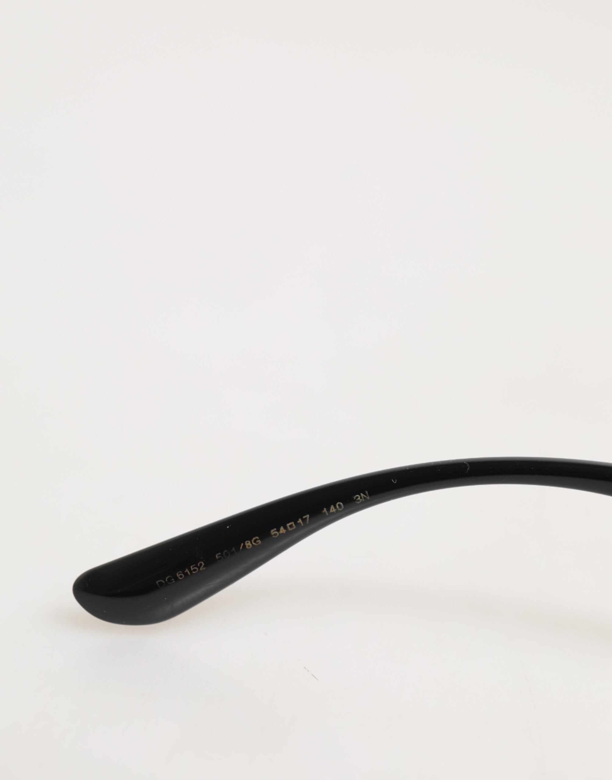 Dolce & Gabbana DG6152 Schwarze Sonnenbrille mit Sacred Heart Devotion-Detail