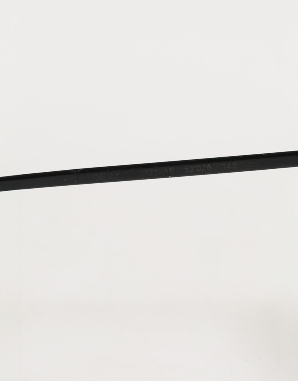 Dolce & Gabbana DG2225 Sonnenbrille mit schwarzer und goldener Spitze und braunen Verlaufsgläsern