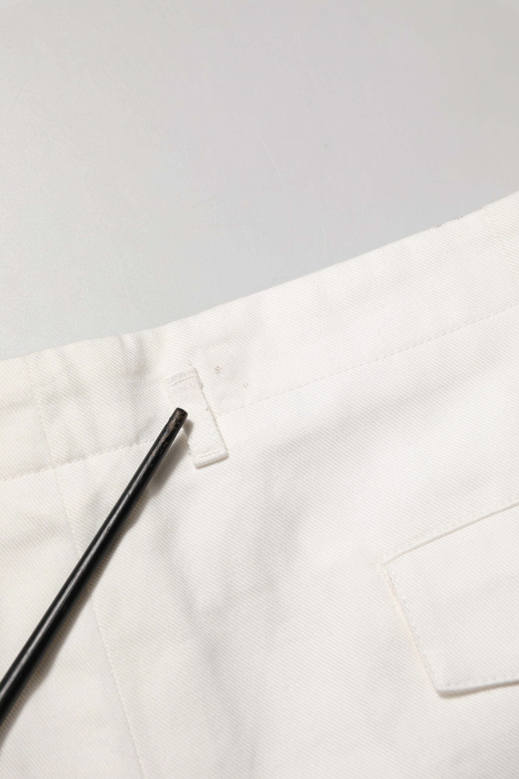 Dolce & Gabbana Weiße Baumwoll-Bermuda-Shorts für Herren mit mittlerer Taille