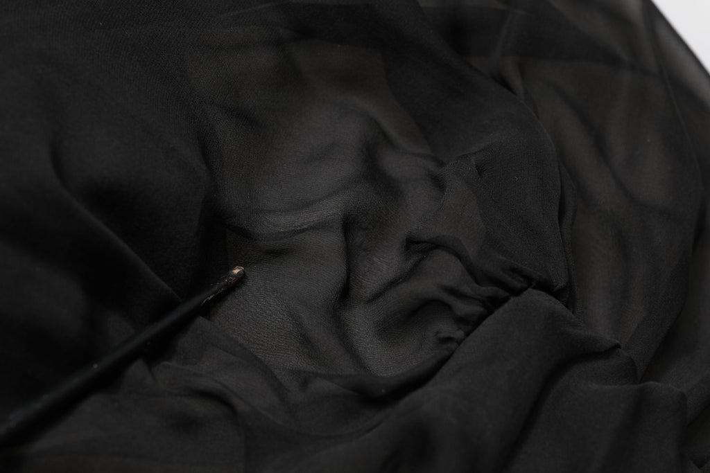 Dolce & Gabbana Schwarzes Seidentüll-Kleid mit langem Arm und V-Ausschnitt