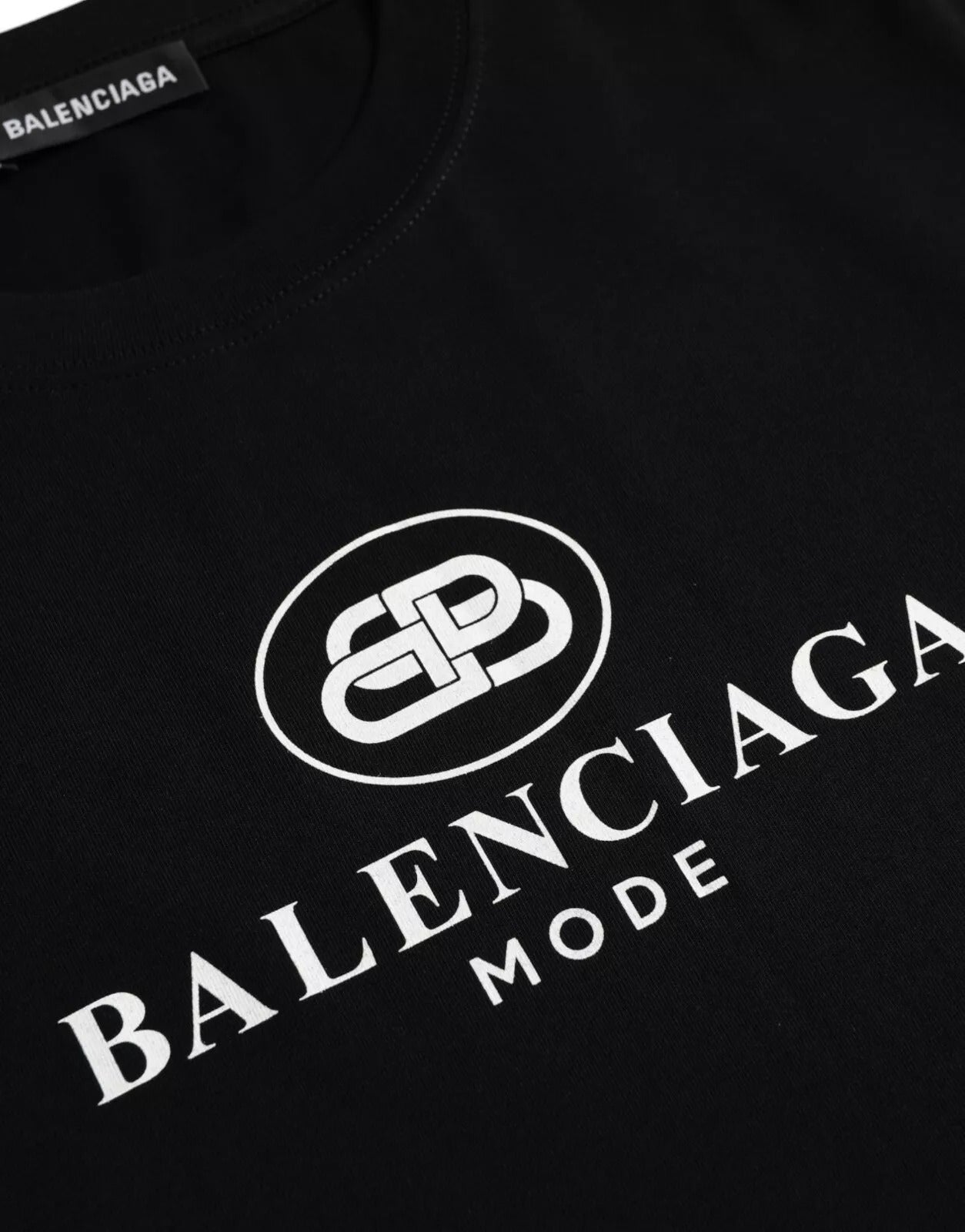 Balenciaga Schwarzes Baumwoll-T-Shirt mit Rundhalsausschnitt und Logo-Print