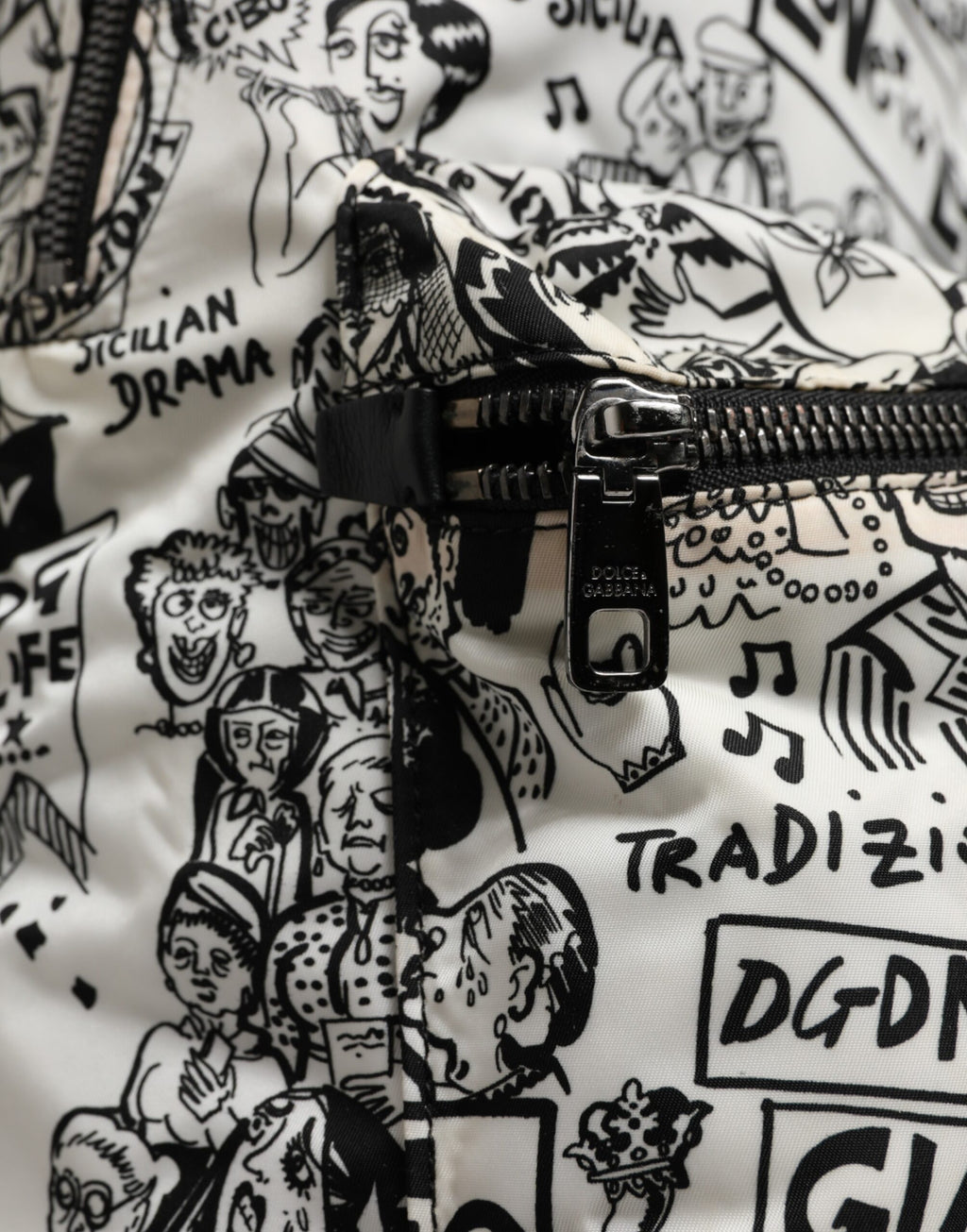 Dolce & Gabbana Rucksack mit Graffiti-Print in Schwarz-Weiß für Herren