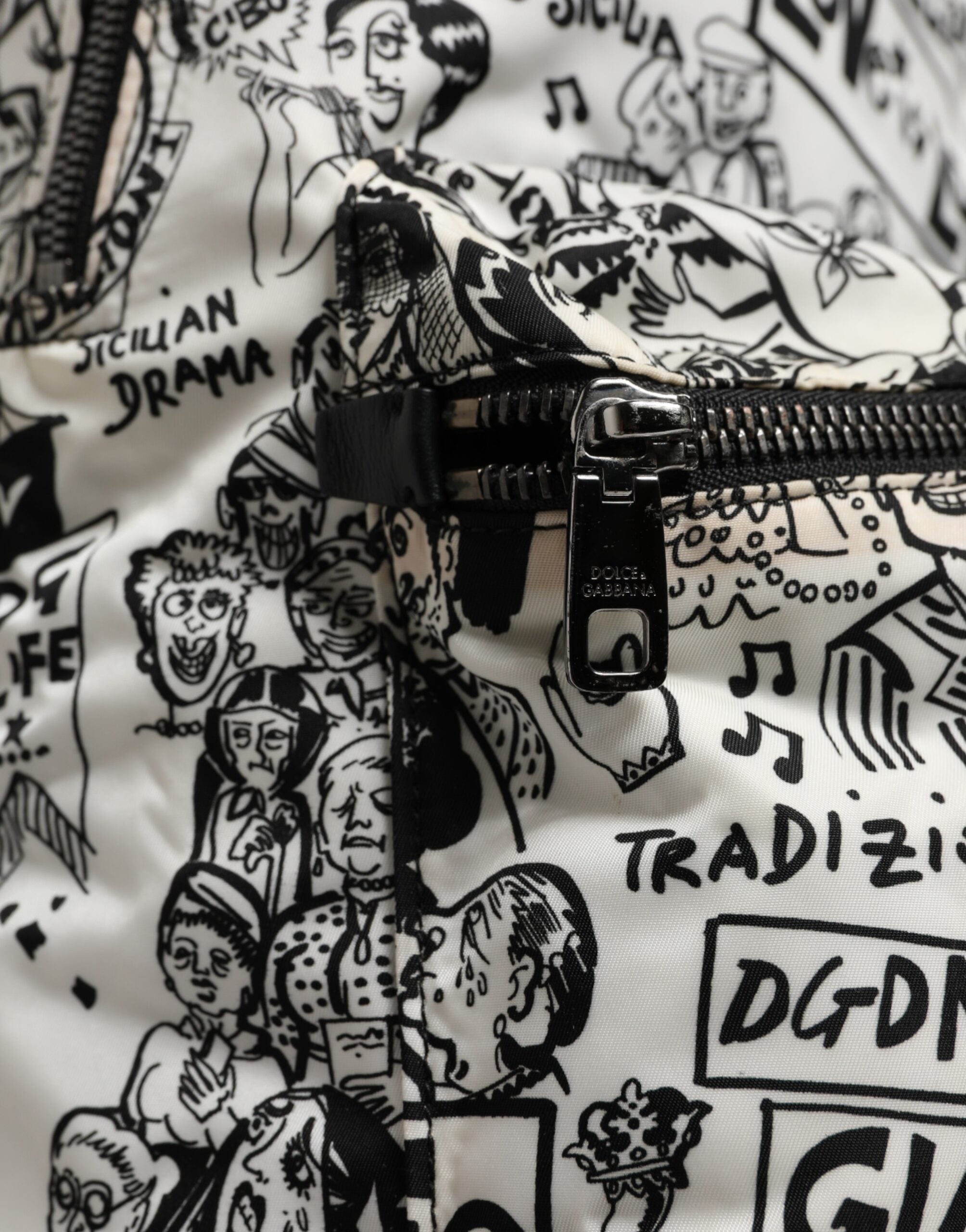 Dolce & Gabbana Rucksack mit Graffiti-Print in Schwarz-Weiß für Herren