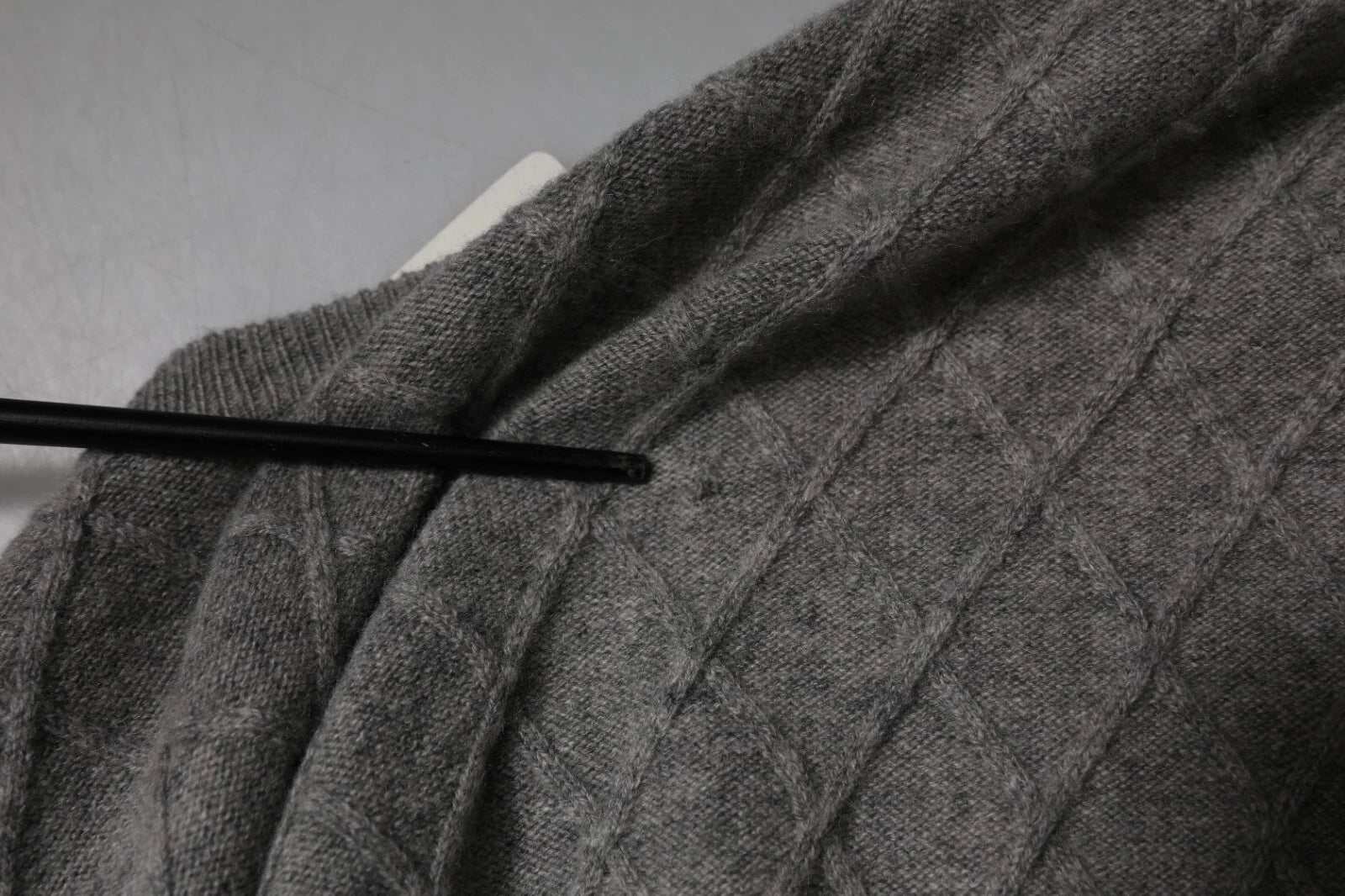 Ballantyne Grau melierter Herren-Pullover aus Kaschmir mit Argyle-Intarsienmuster