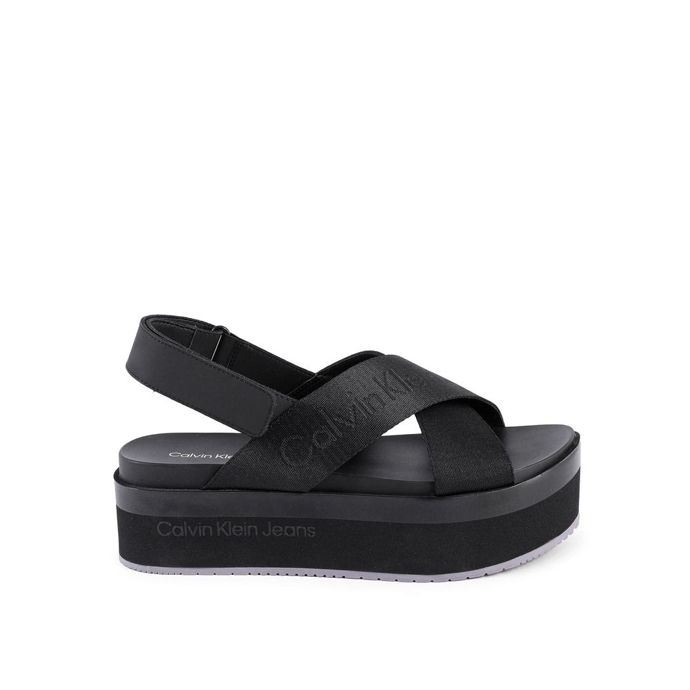 Calvin Klein Schwarze Sandalen mit Plateau aus recyceltem Polyester