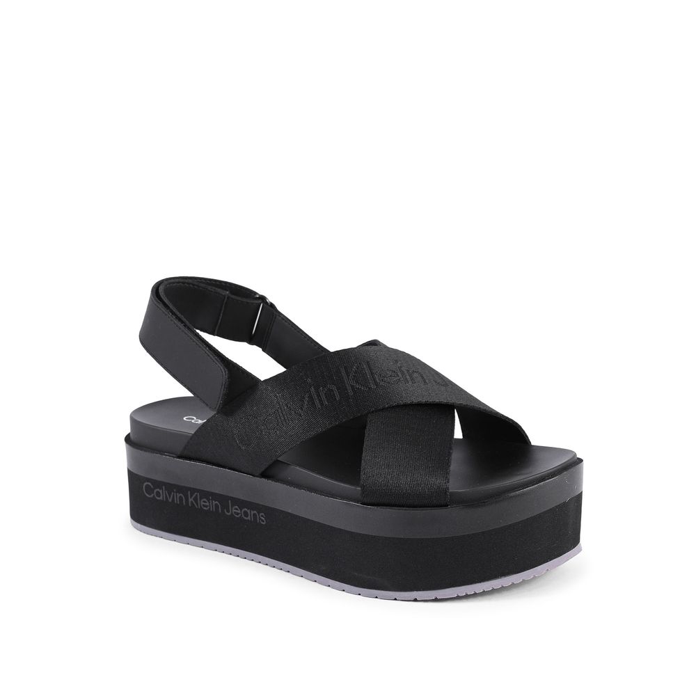 Calvin Klein Schwarze Sandalen mit Plateau aus recyceltem Polyester