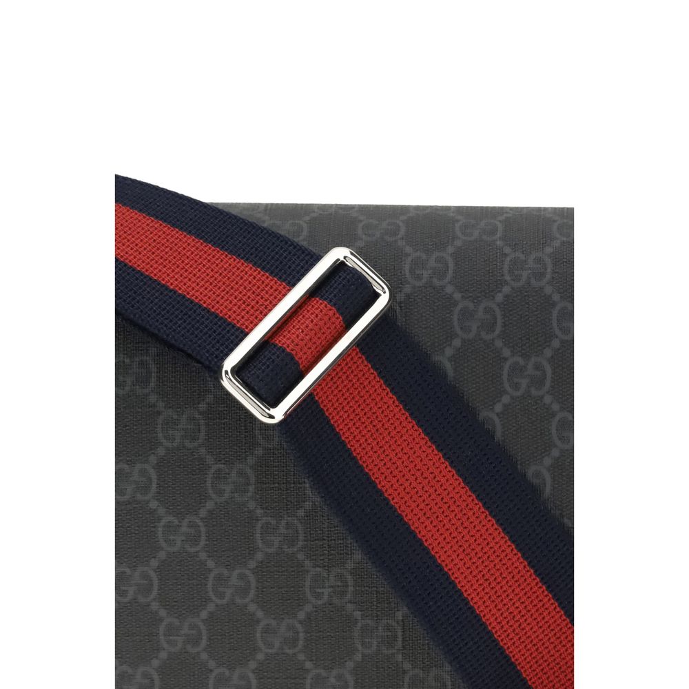 Gucci Schwarze Schultertasche aus Stoff