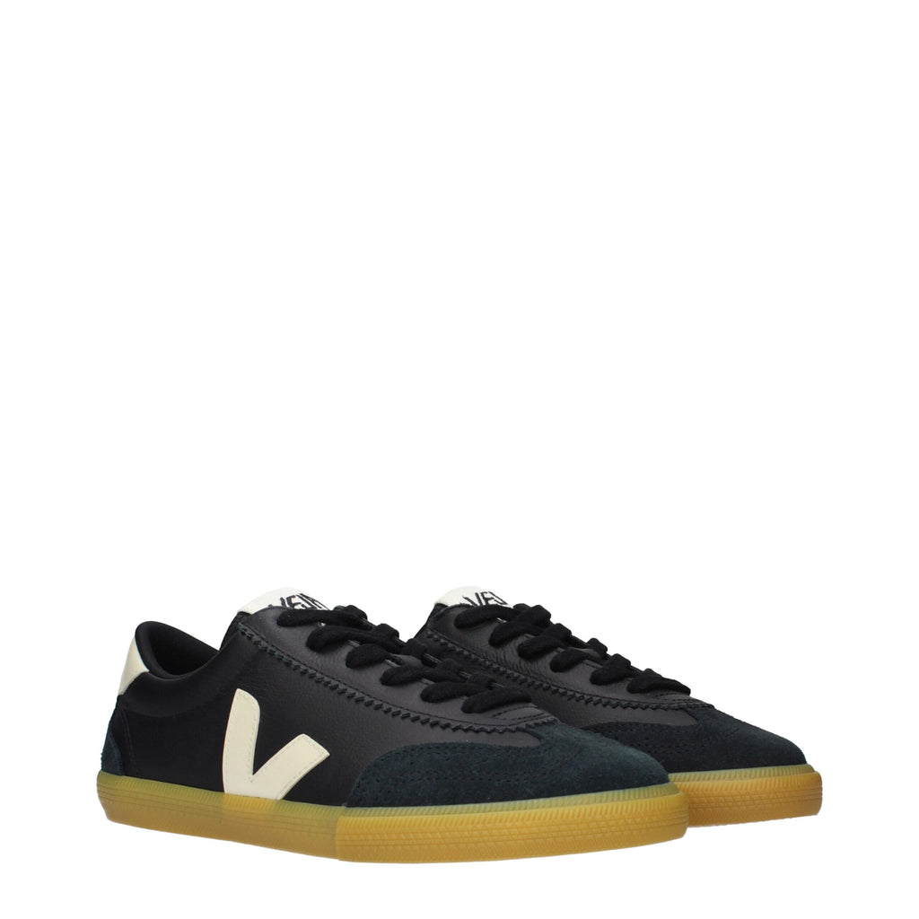 Veja Schwarze Leder-Sneakers mit niedrigem Schaft