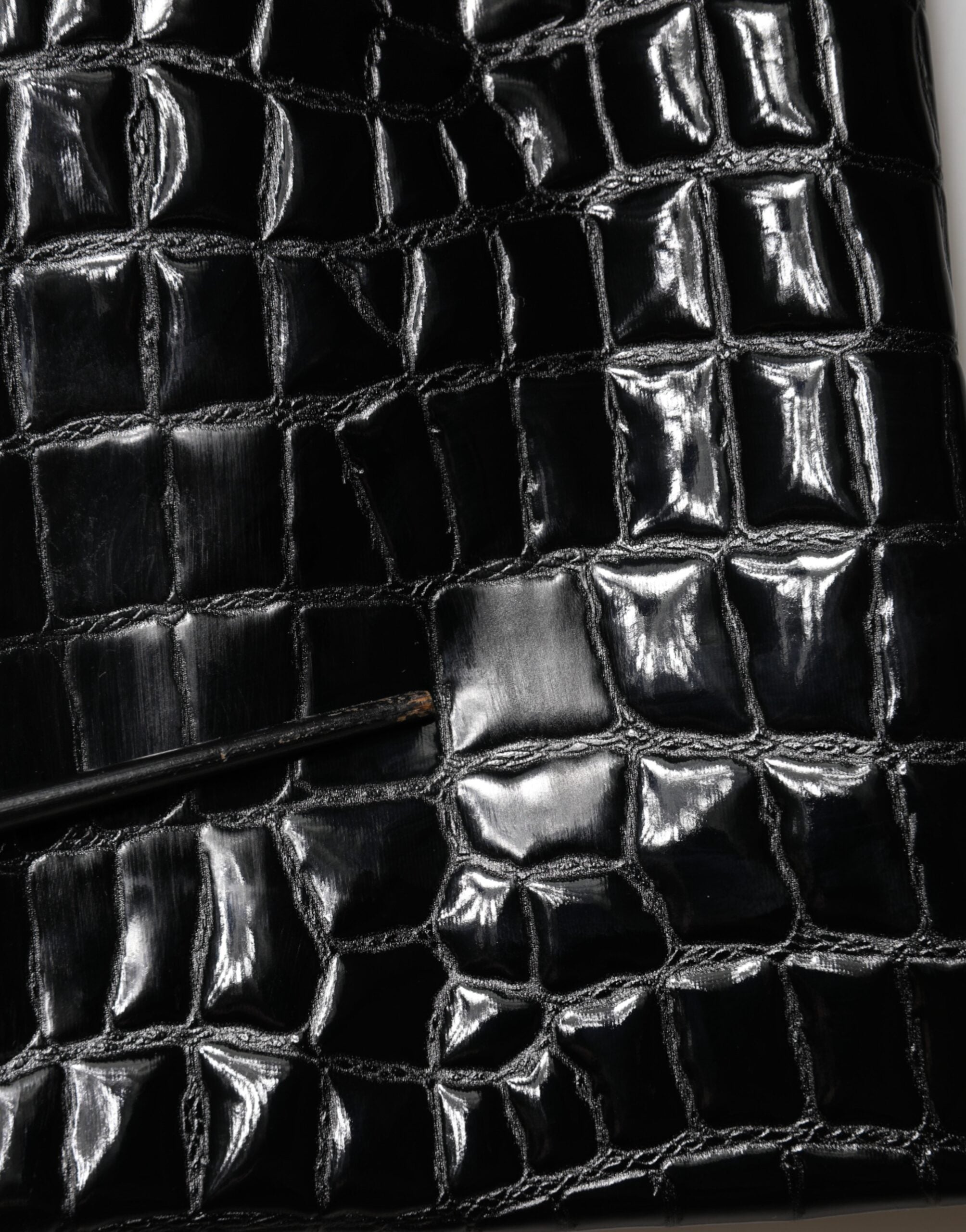 Dolce & Gabbana Schwarzer Midirock aus Kroko-Kunstleder mit Miditaillie