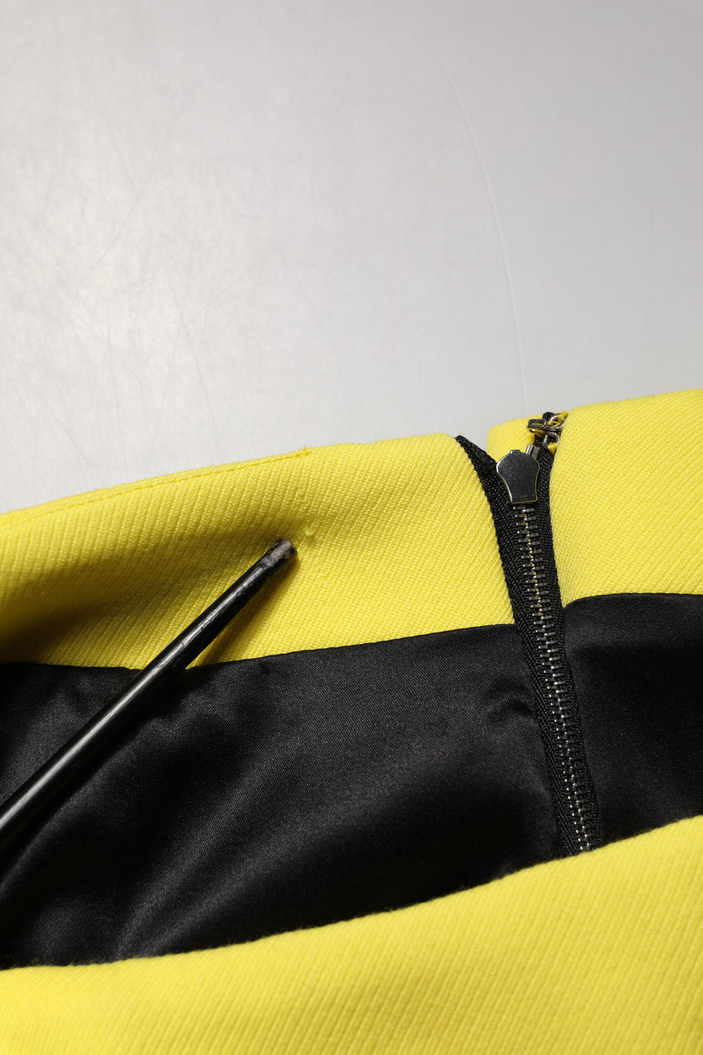 Dolce & Gabbana Gelber Wollrock mit Knöpfen und hoher Taille