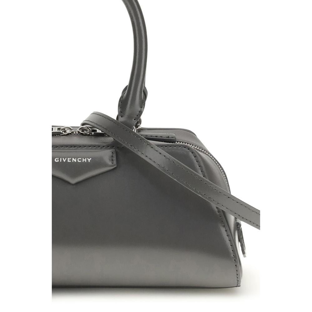 Givenchy Handtasche aus Kalbsleder in Grau Bos Taurus